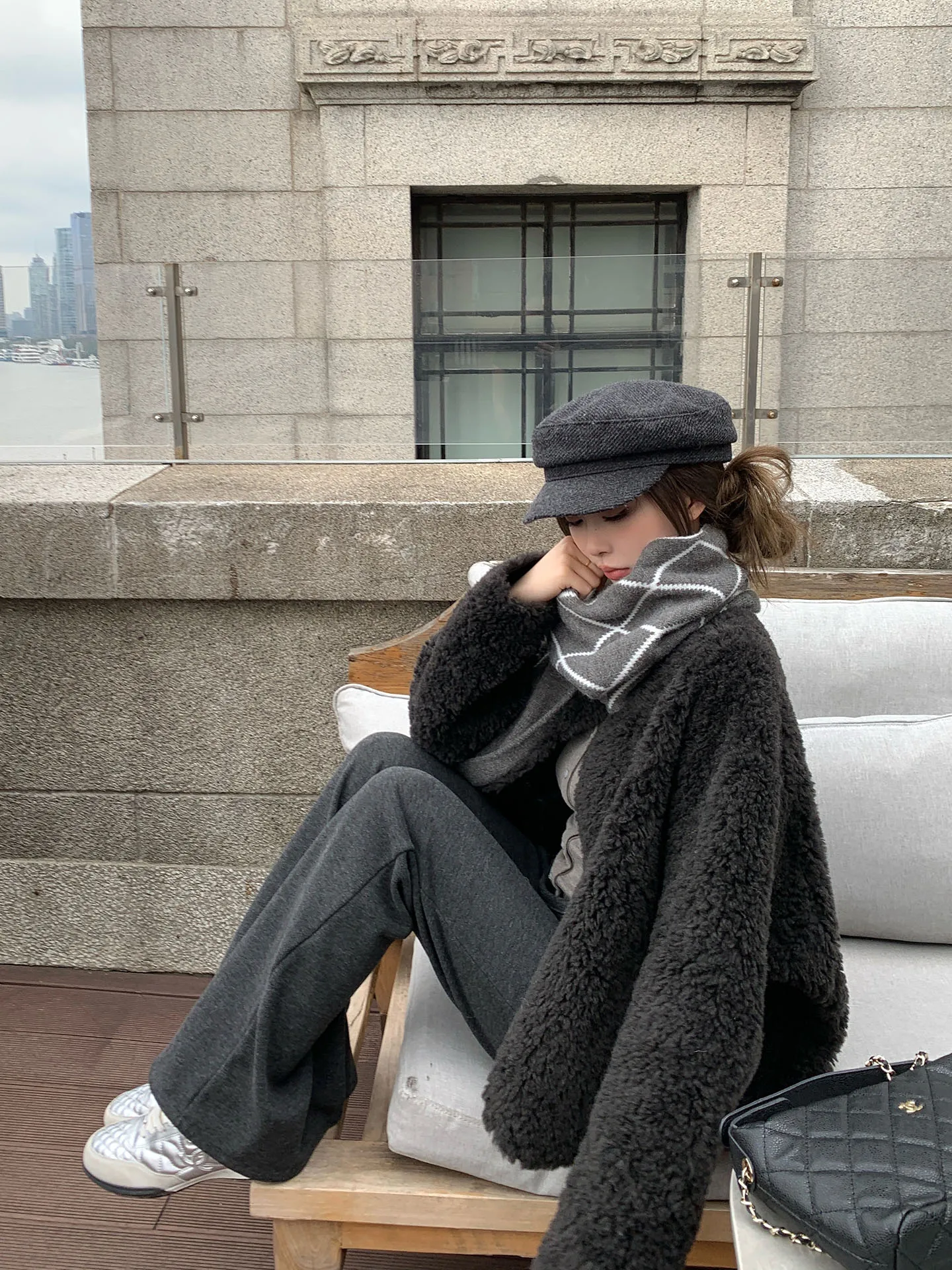 

Зимнее женское пальто GG 2025 из овчины с мехом ягненка, шерстяное, кожаное, комбинированное, повседневное, с длинными рукавами, круглым вырезом