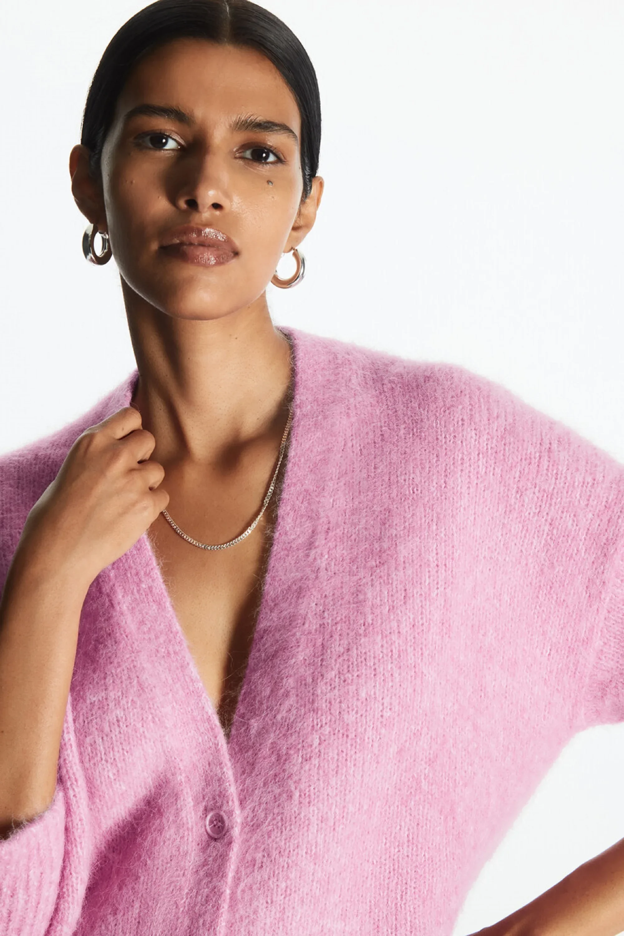 Ethereal costume 2025 cos winter new style of Ladies' casual fashion V-neck patch pocket cardigan