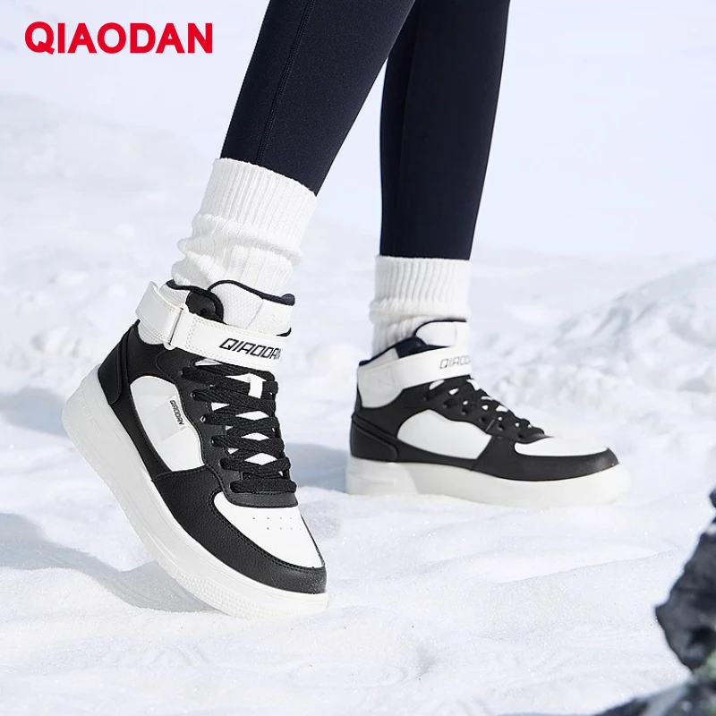 

QIAODAN Woman Cotton Skateboarding Shoes 2025 Winter Retro Lace-up Board Shoes Comfortable Warm Casual Sneakers QXL052244524B