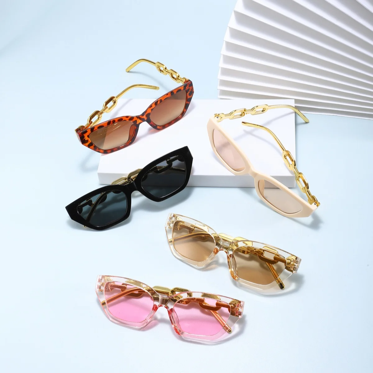 Óculos de sol da moda, estilo retrô europeu e americano, 5 peças, para homens e mulheres, modernos e versáteis, adequados para o sol do verão.