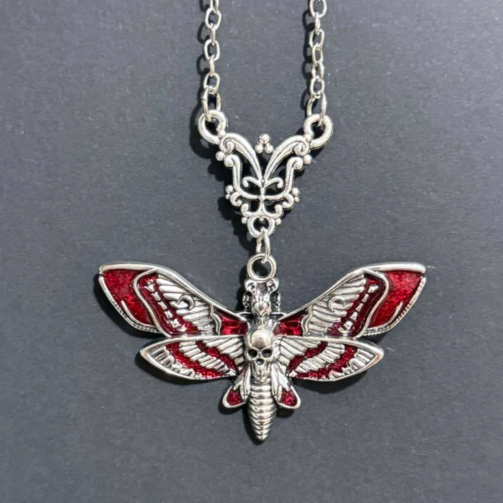 Gothic Punk Red Glazed Enamel Skull of Death Moth Pendant Necklace for Men Women Halloween Personality Collar Chain Jewelry Gift