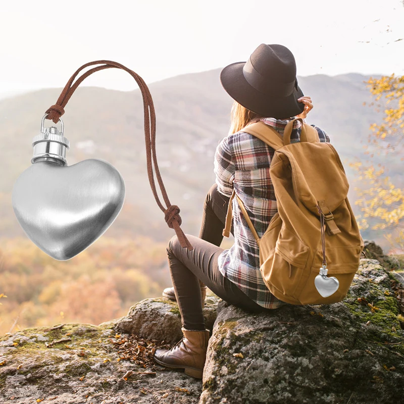 

Stainless Steel Heart Shaped Flask Water Bottle Portable Wine Pot Outdoor Travel Camping Hip Flask Small Kettle Pendant