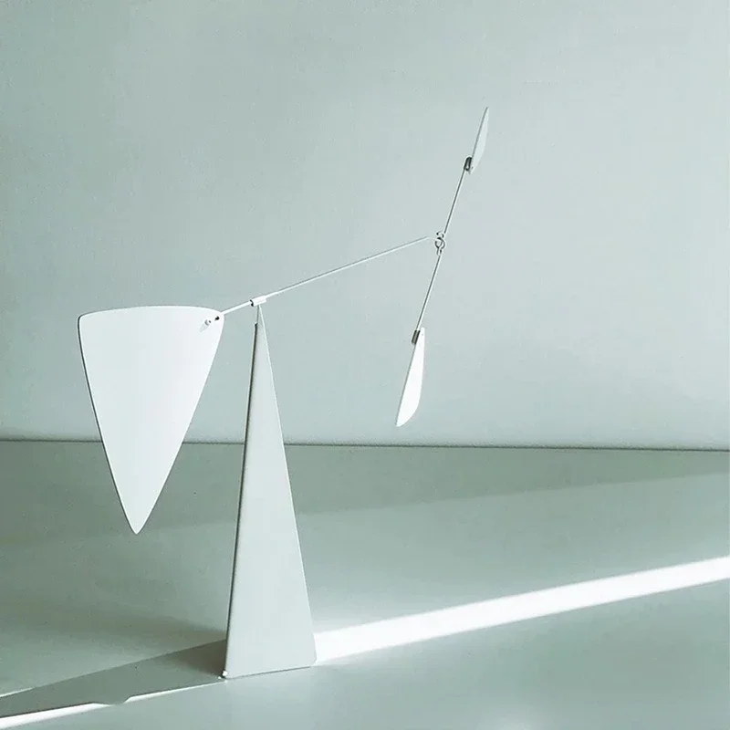 Gifts for colleagues and classmates, simple modern TV cabinets, and rotating creative ornaments for homestays