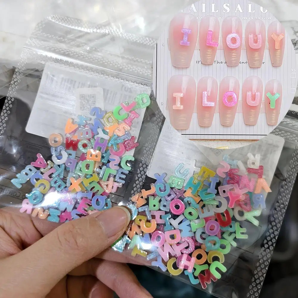 100/200 pièces Breloques 3D pour ongles en résine, lettres de l'alphabet anglais A-Z, couleurs bonbon, décorations pour nail art, fournitures de manucure DIY