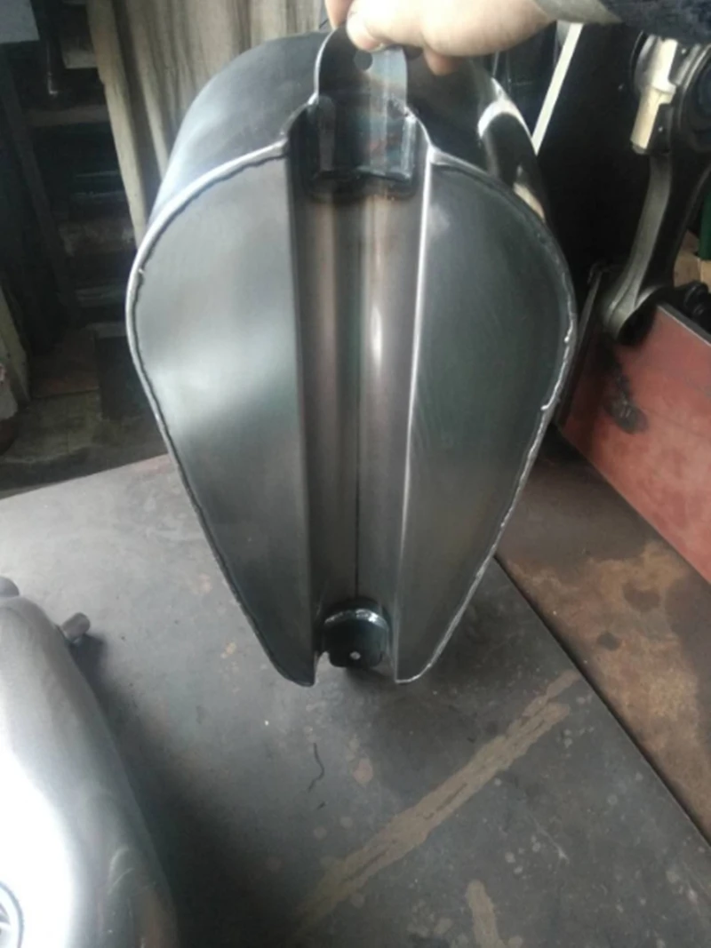 9.6L Petrol Gas Fuel Tank For Harley With Oil Cap 005A Motorbike Motorcycle Fuel Gasoline Can