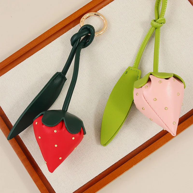 

Exquisite Strawberry Bag Pendants Fashionable Brand Design All-match Pendants Light Luxury Pu Cotton Keychain Decorations Gifts