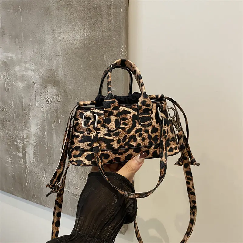 faionable-leopardo-impressao-bolsa-feminina-pequeno-quadrado-oulder-crossbody-saco-novo-outono-2024-esteira-urbana-sle