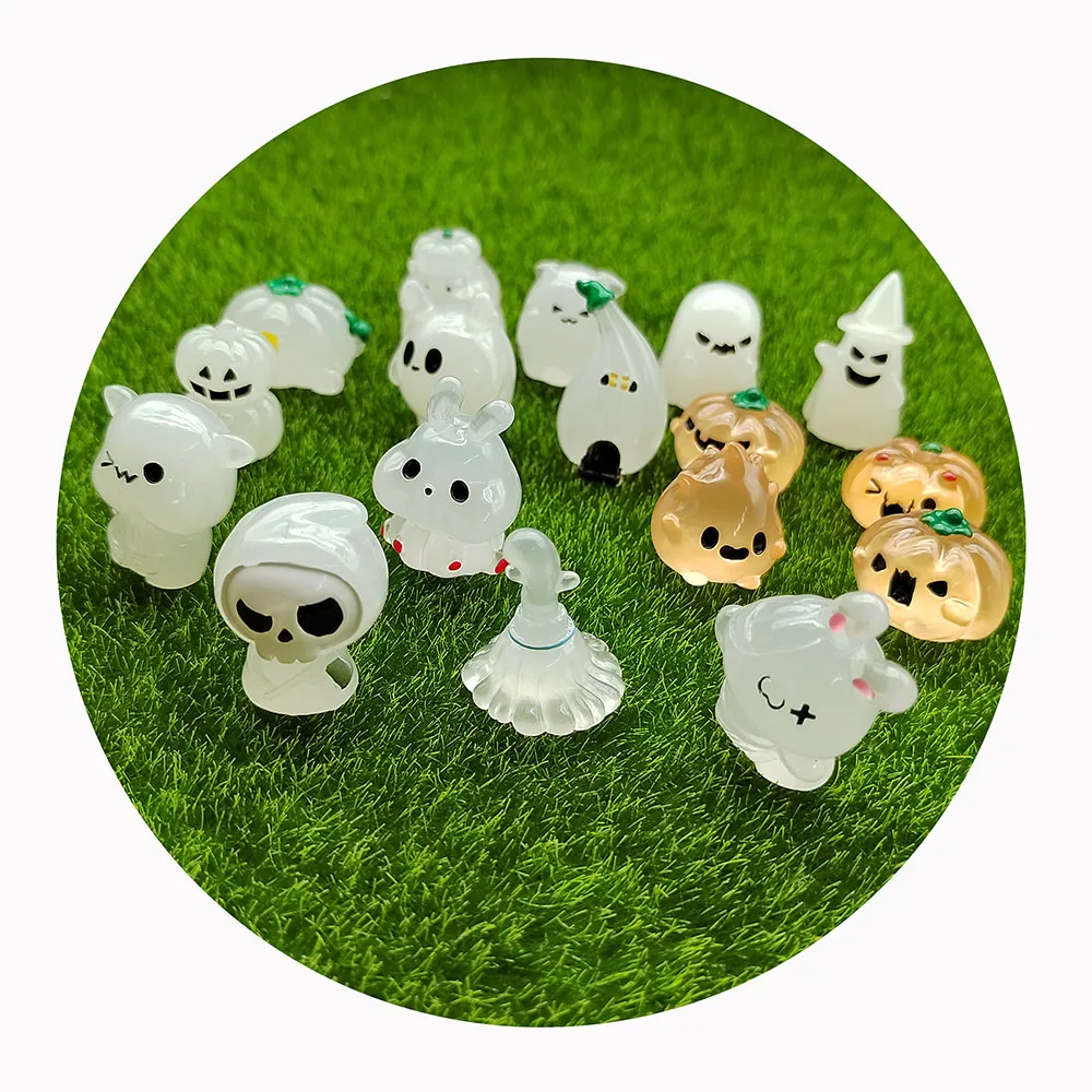 Mini Luminous Resin Halloween Witch Glow In Dark Miniature Ornament Tiny Pumpkin for DIY Garden Doll house Accessories