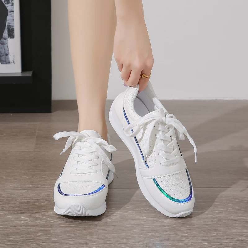 2025 المرأة شبكة أحذية رياضية المرقعة الدانتيل يصل حذاء مسطح للنساء أحذية نسائية خفيفة الوزن الكلاسيكية تنوعا Zapatillas De Mujer