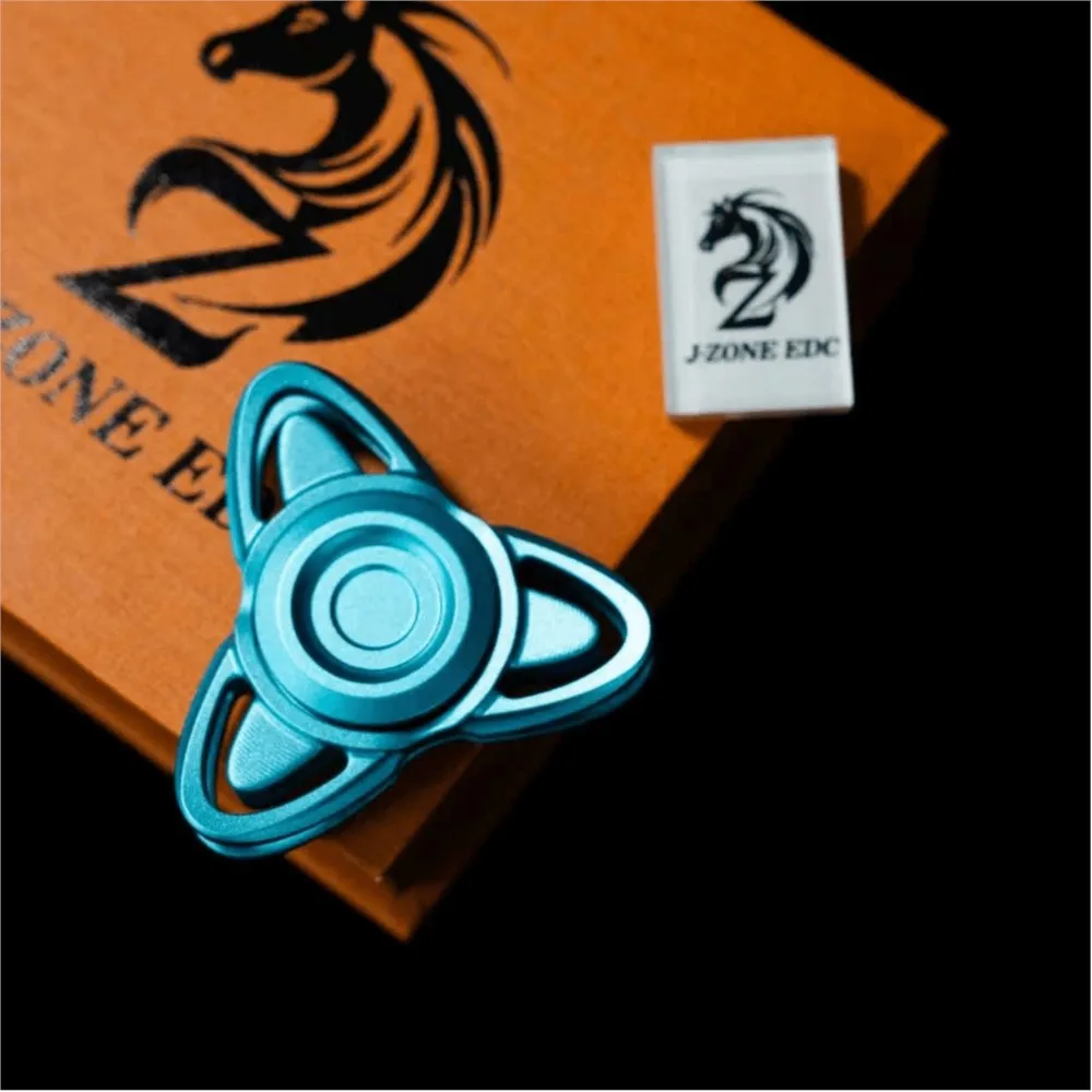 J ZONE EDC Diting Fidget Spinner, juguetes antiestrés de aluminio para adultos, Spinners de tres hojas, accesorios de escritorio de oficina