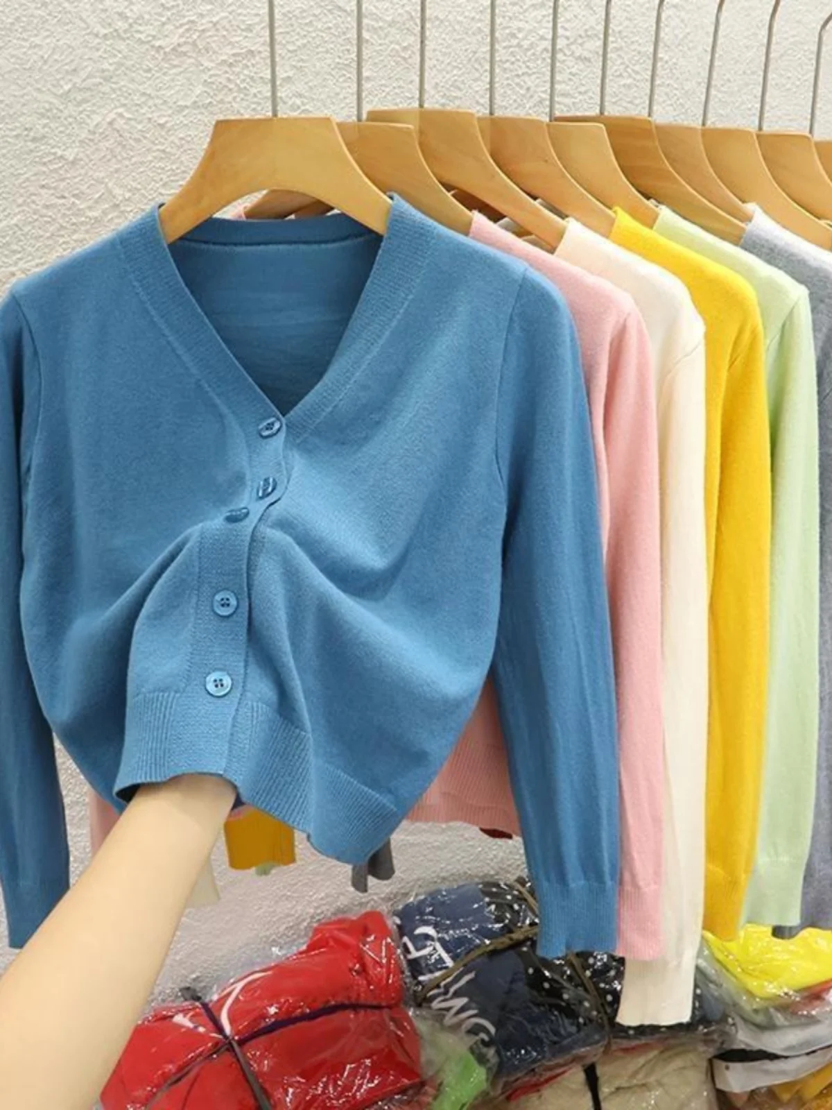 

Women's V-Neck Short Knitted Cardigan Coat Black Long Sleeve Base Shirt Top Korean Style Loose Fit Commute Fashion Autumn Wear