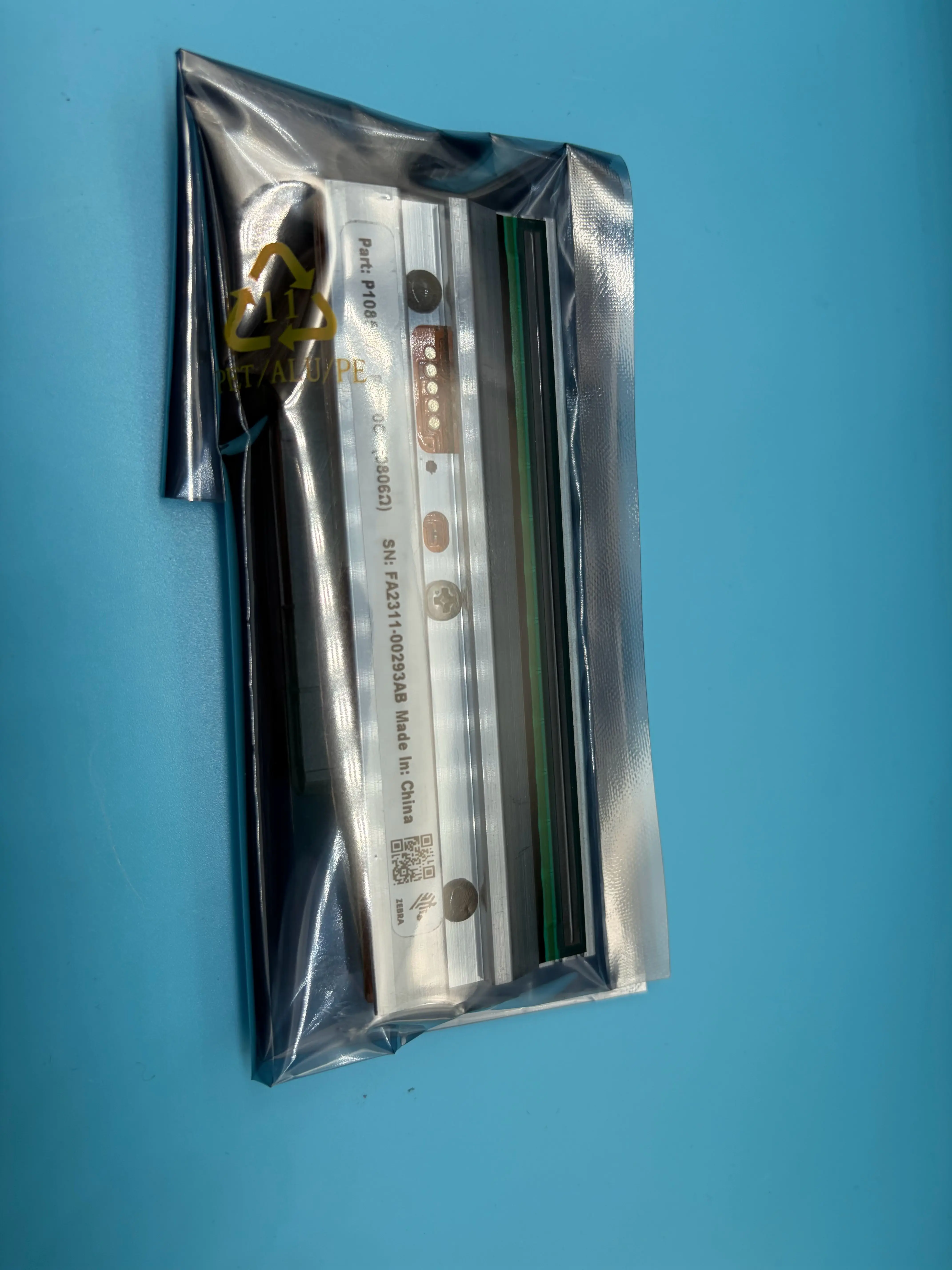 

P1083320-016 Термоголовка для печати этикеток ZT620R, термоголовка для печати штрих-кодов, бесплатная доставка, новая оригинальная термоголовка для ZT620, 300DPI.