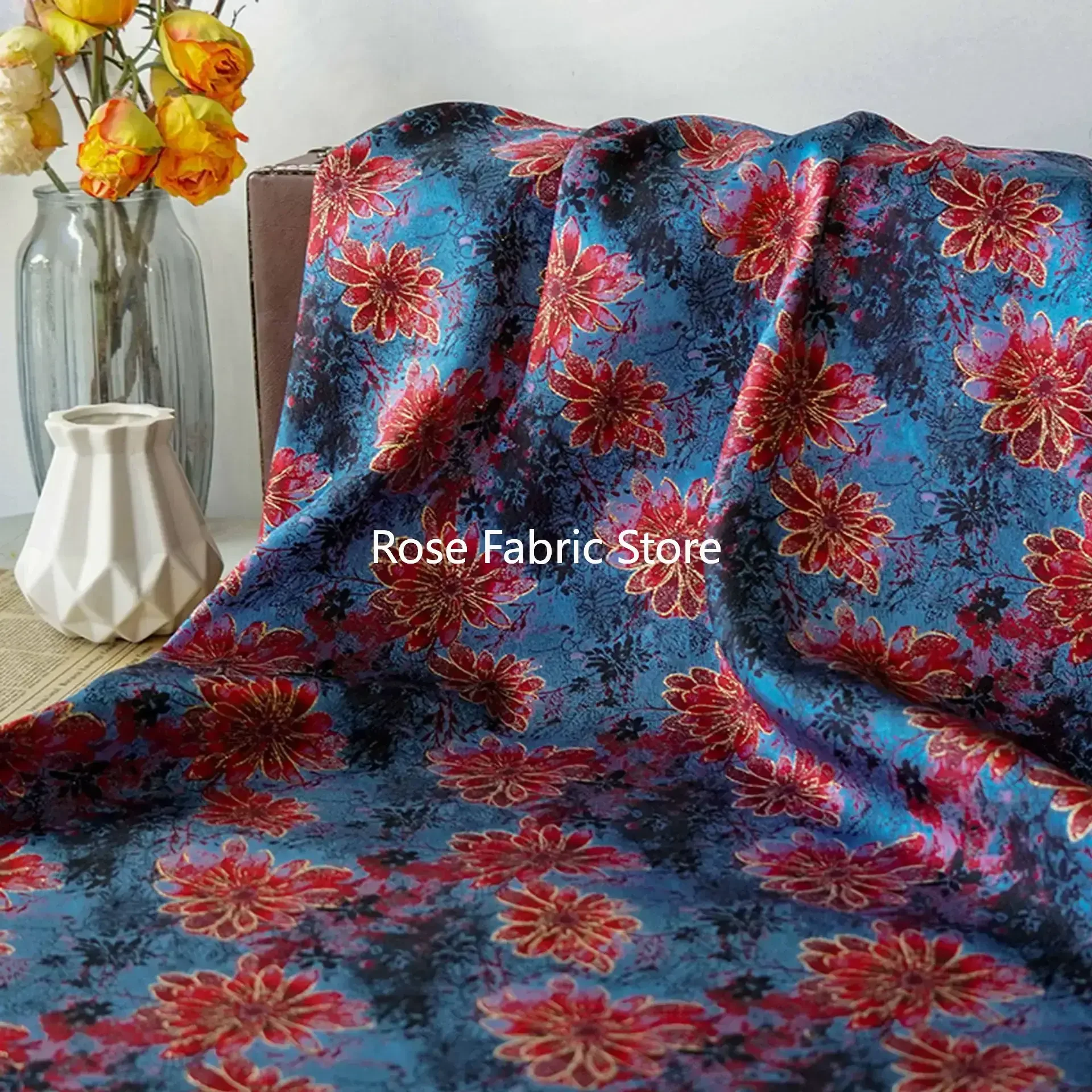 

1-метровая золотая шелковая жаккардовая ткань с красным цветком и брызгами чернил, мечтательное платье, куртка, юбка, декоративная швейная ткань