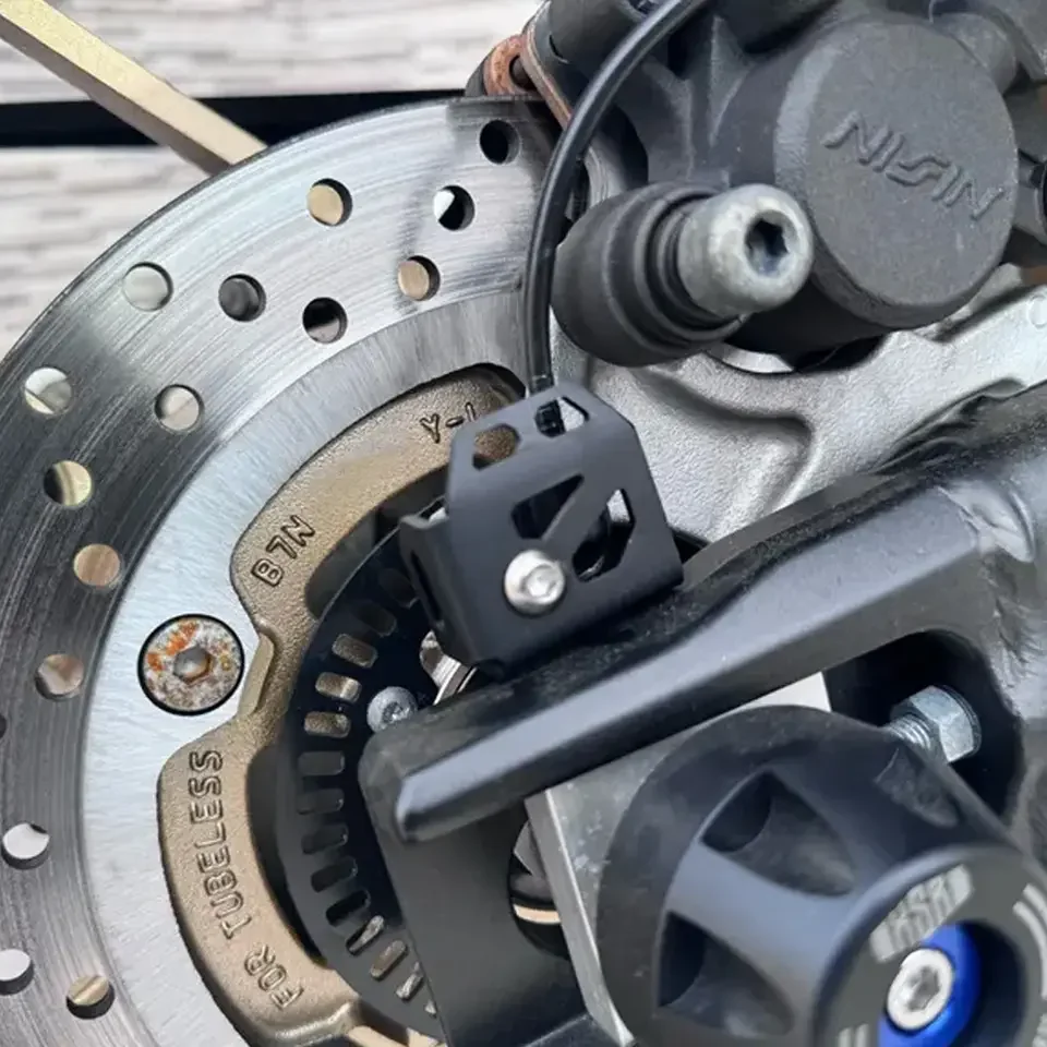 

Rear ABS Sensor Protector For YAMAHA MT03 MT07 MT09 SP Tracer 900 9 7 GT XSR 700 900 GT XSR900GP Motorcycle Brake Caliper Guards