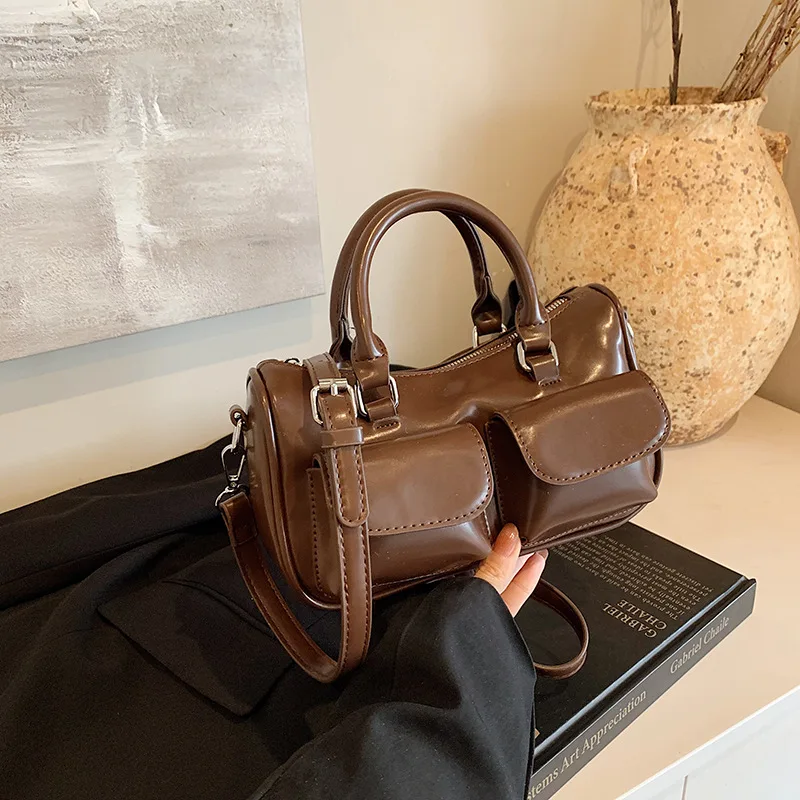 

Retro handbag for women, large capacity 2025 new versatile casual crossbody bag for women, hand-held commuting bag