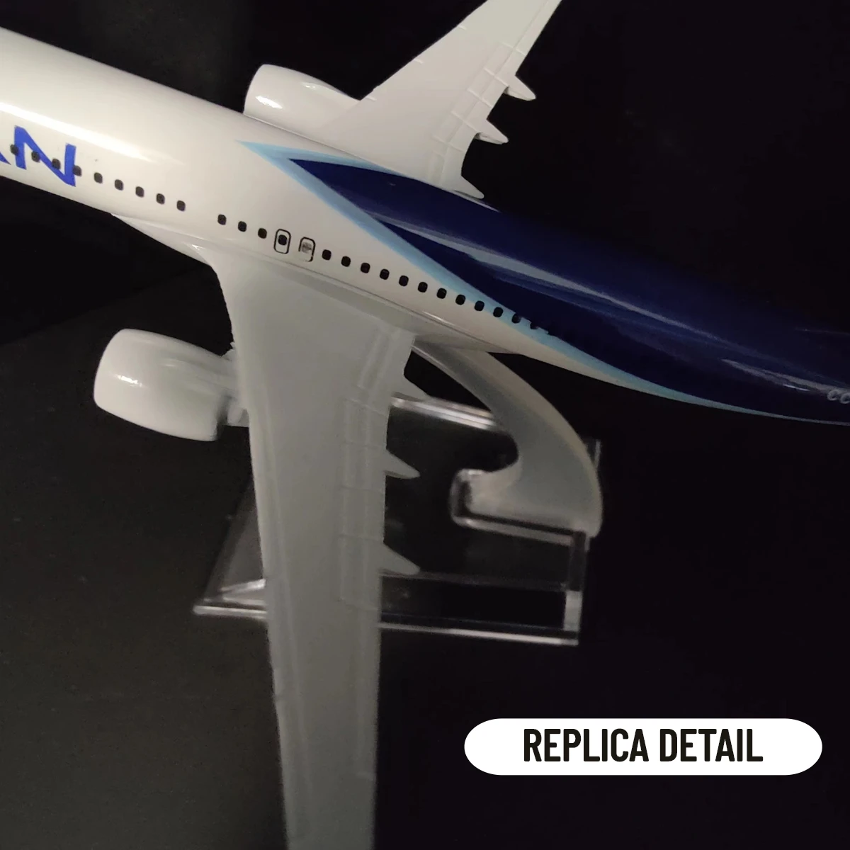 Scale 1:400 Metal Aircraft Replica Chile LAN B737 Airlines Boeing Airbus Airplane Diecast Model Aviation Miniature Boy Toy