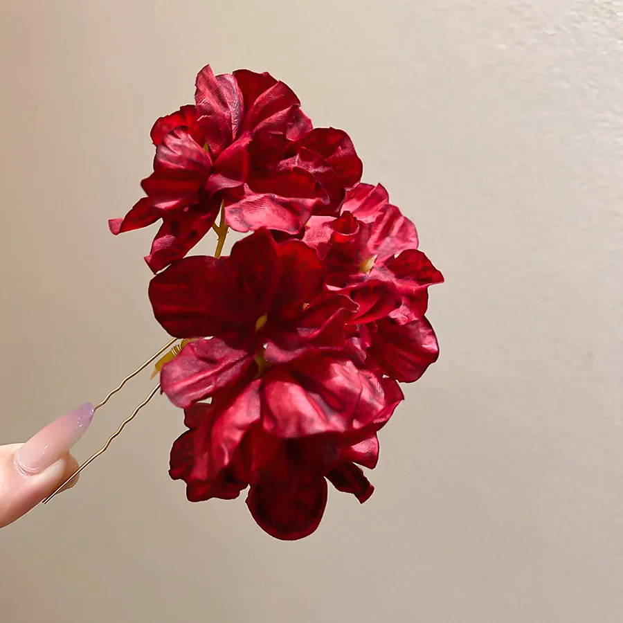 Jepit Rambut Bunga Kain Merah Super Cantik untuk Wanita, Jepit Rambut Kelopak Simulasi Logam, Aksesoris Rambut Liburan Baru, Hadiah K