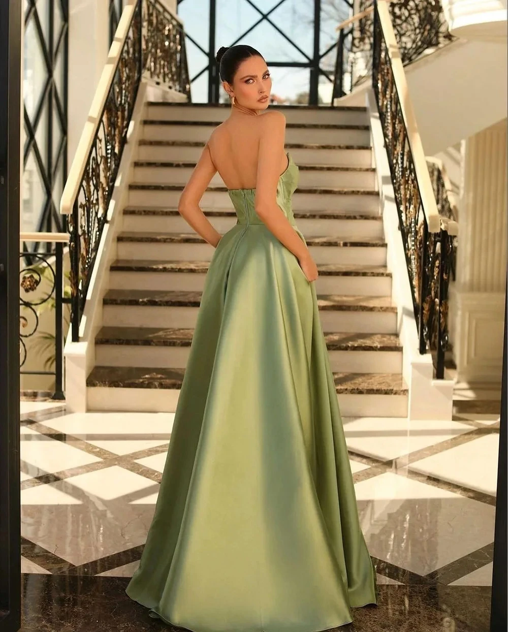 Simple Modern Satin Evening Formal Dress Sweetheart Side Split Prom Dress With Pocket Backless Wedding