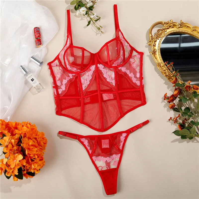 

Бюстгальтеры и короткие комплекты с вышивкой в форме сердца, кружево, сексуальное нижнее белье без следов, нижнее белье с вырезами, ультратонкие красные прозрачные экзотические комплекты