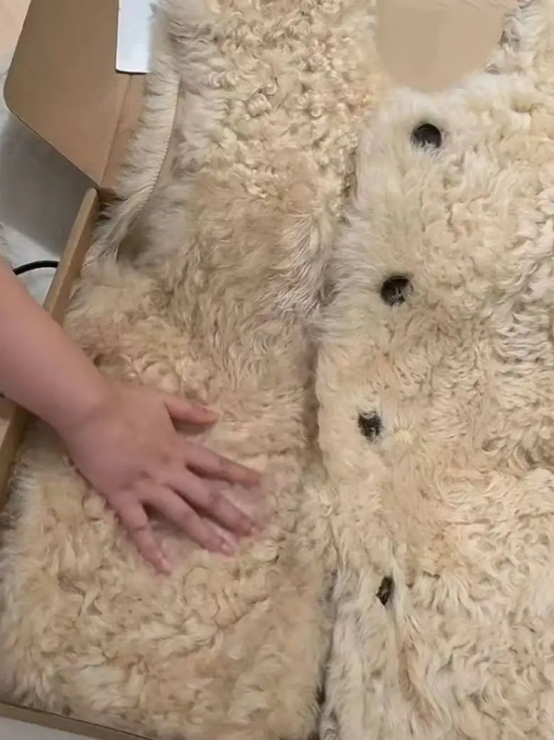 Faionable Lazy Sle Women's Jaet Young Sle Svel Lamb Fur Coat Loose Fit Warmth Daily Wear Chinese Brand EFL25