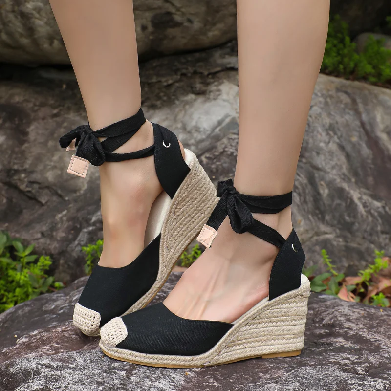 Sandales compensées pour femmes à enfiler, bout fermé, style espadrille, collection été 2026