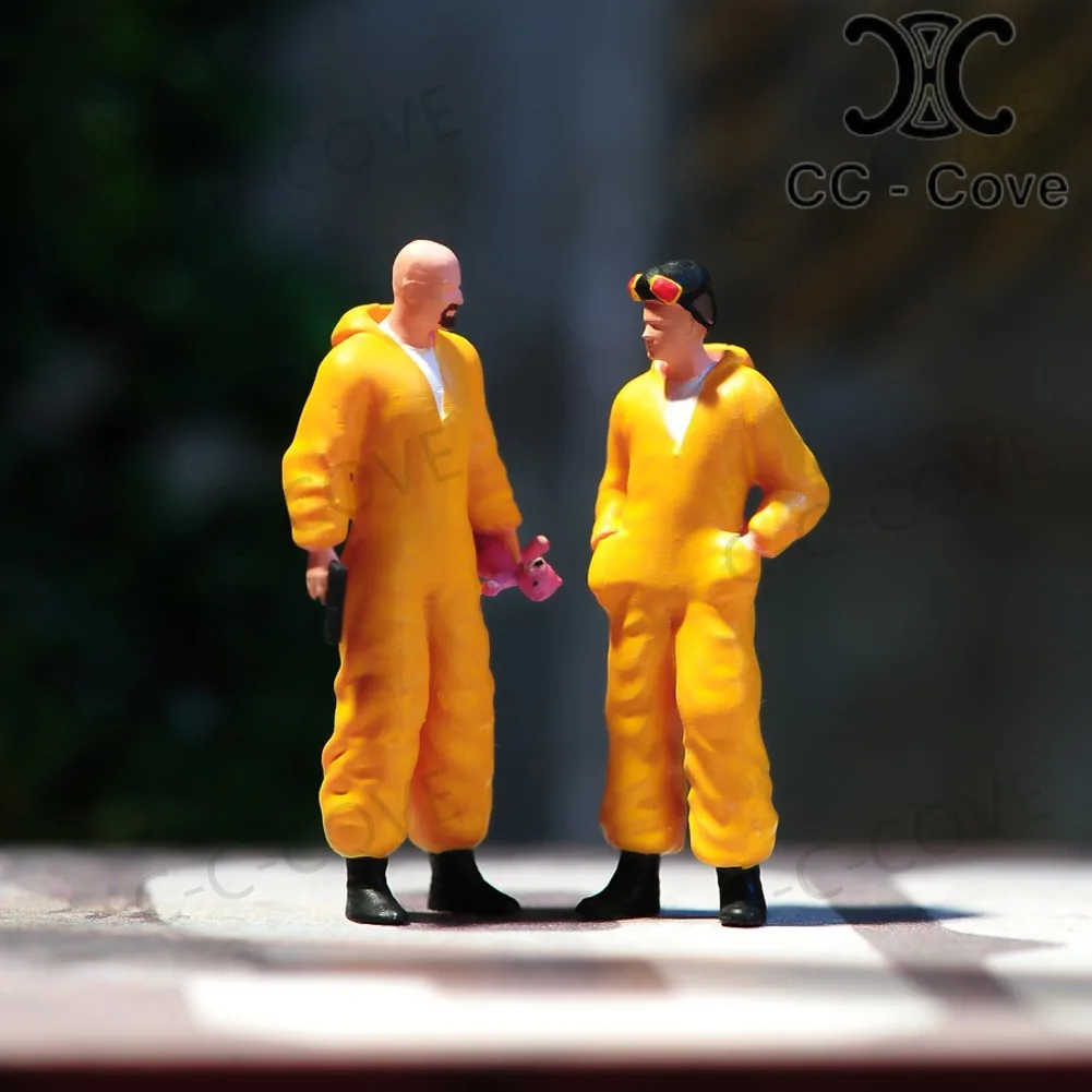 Painted Miniatures1/24 1/43 1/64 1/87Two Male Safety Officers Wearing Yellow Safety Suit Scene Figure Model Toys View Decoration