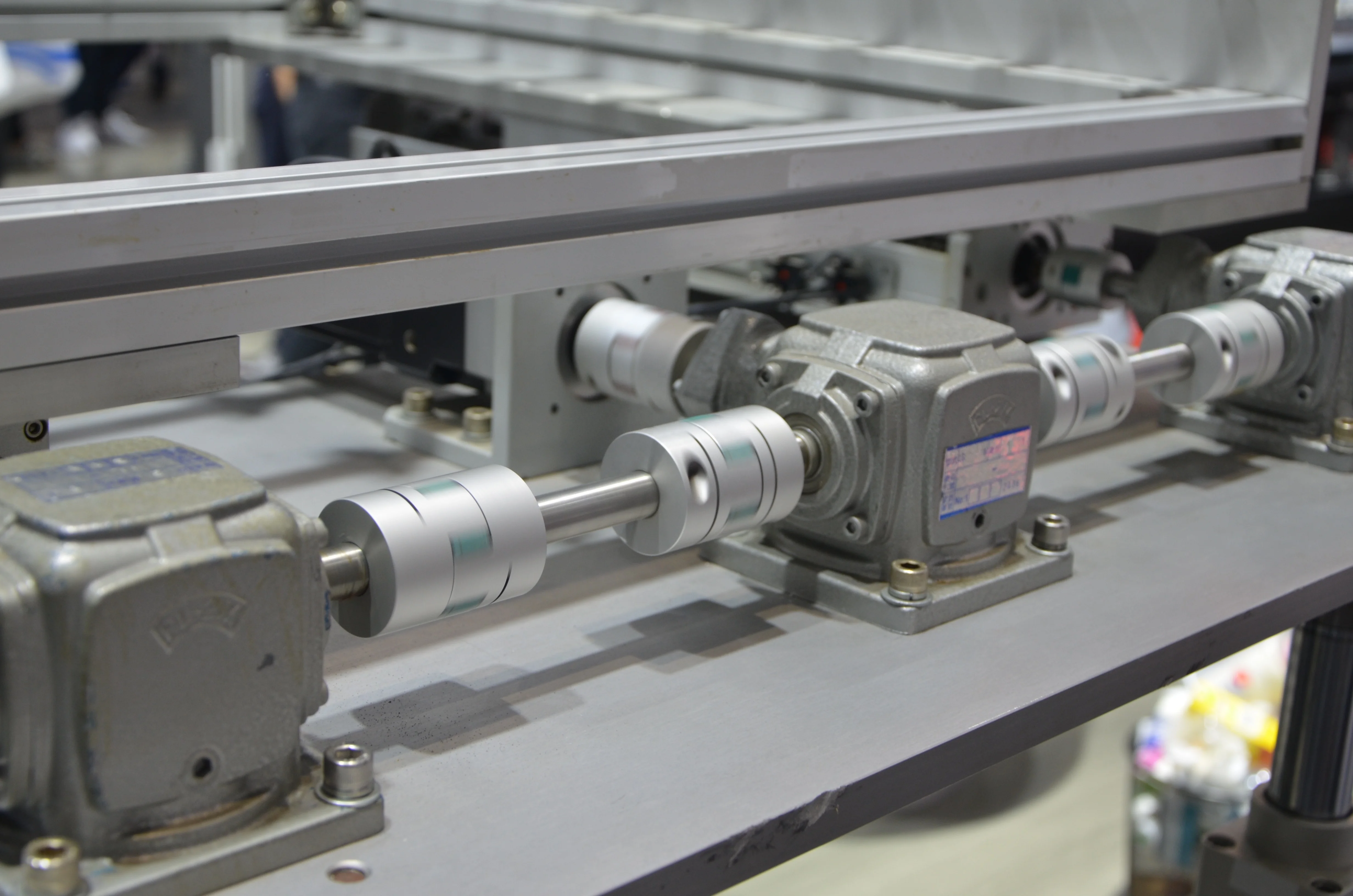 直角伝動ベベルギアボックスシリーズ - 精密機械用途向けスパイラルシャフトギアボックス