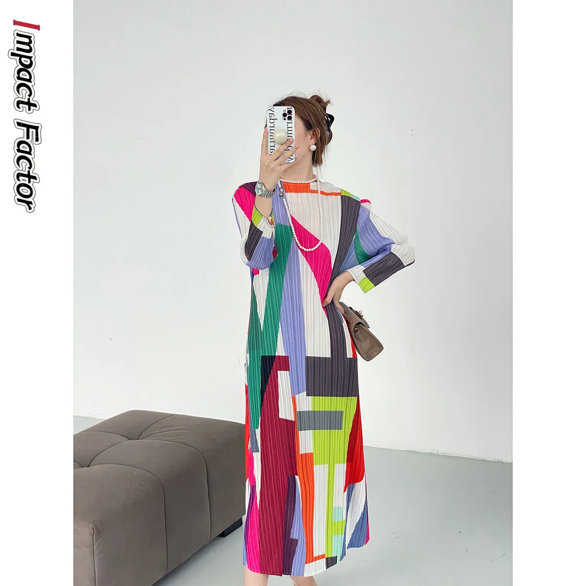 

Miyake Pleated 2024 Autumn French Minimalist Geometric Printed Dress with Feminine Elegance and Slim Fitting Long Skirt