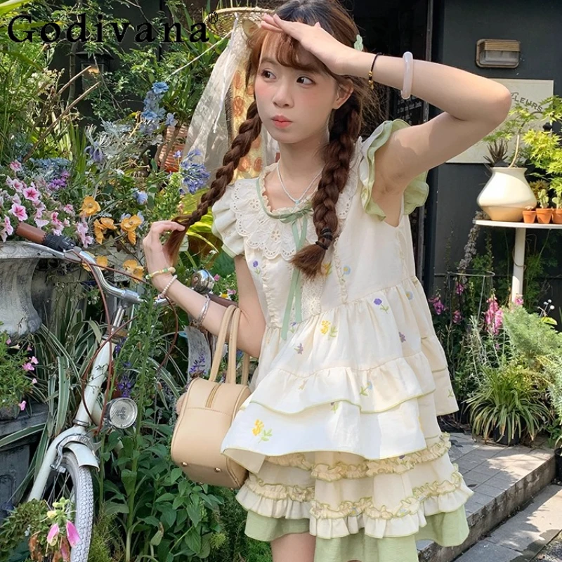 

Новый летний комплект с юбкой Kawaii, топы в корейском стиле для девочек, милый принт с летающими рукавами, топ, юбка-торт, комплект из 2 предметов, одежда для дочери