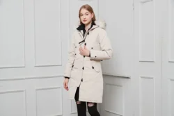 Lange Daunenjacke für Damen, warmer Wintermantel. Berühmter Designer-Design. Hochwertiger, schlankmachender Wais-Kapuzenmantel der Luxusmarke