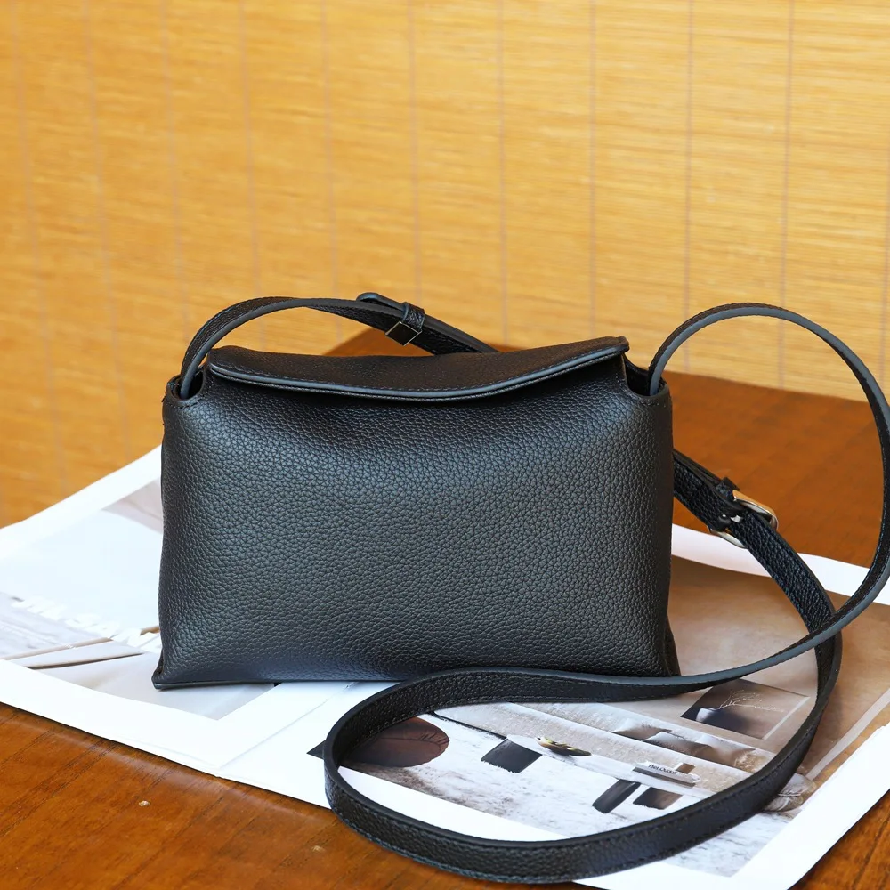 

2026 Leather Pillow Covered Genuine Leather Shoulder Crossbody Bag