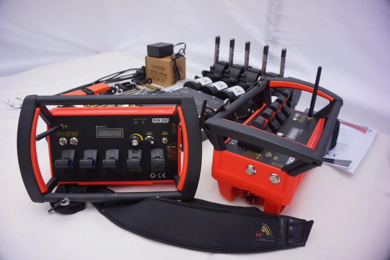 Carton Polymer Lithium Battery AAA Crane Wireless Remote Control 4 Buttons Plastic,plastic and Silicone Rolling Code CE ISO 500