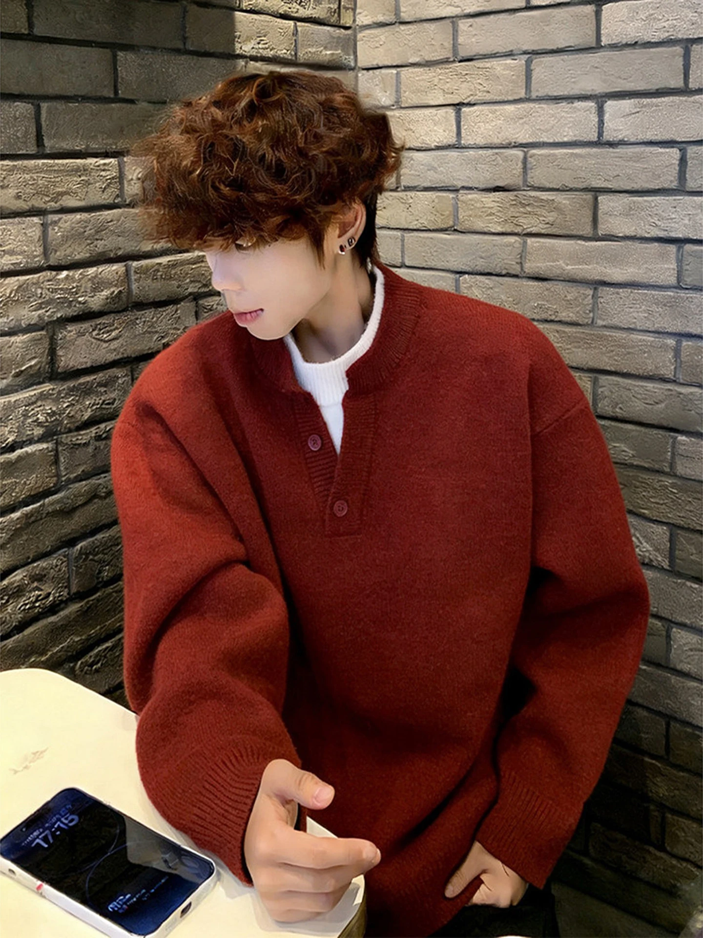 

Мужской зимний вязаный комплект из двух предметов Red Fortunet Year: утепленный свитер с воротником-стойкой и базовый слой с воротником «Хенли»