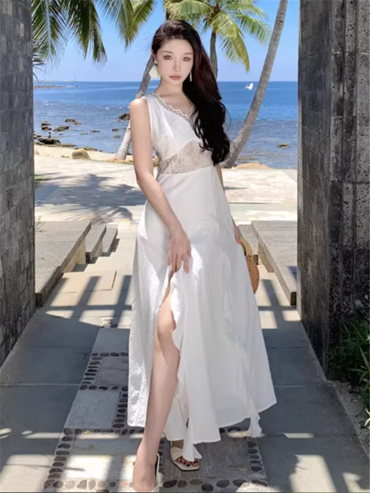 Robe longue blanche en dentelle transparente, Patchwork, Style vacances, col en V, dos creux, sans manches, fente haute, débardeur irrégulier, été