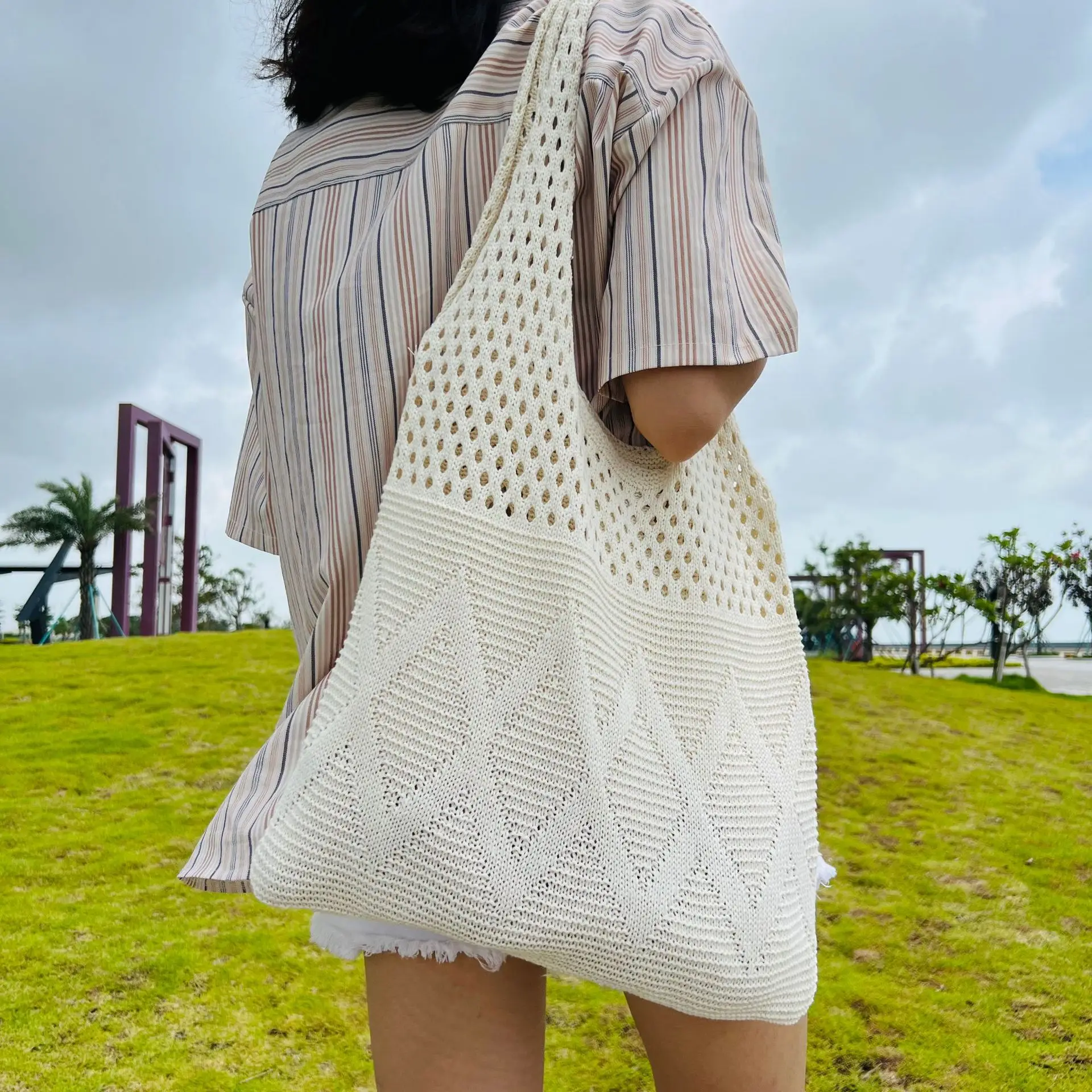 New Knitted Handbags Female Large Capacity Totes Women\'S Pack Summer Beach Bag Big Purses Casual Hollow Woven Shoulder Bags