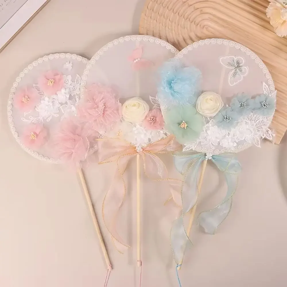 

1Pcs Durable Long Handle Chinese Round Fans Fabric Flower Butterfly Vintage Fan Retro Style Fan Home Decoration Ornament