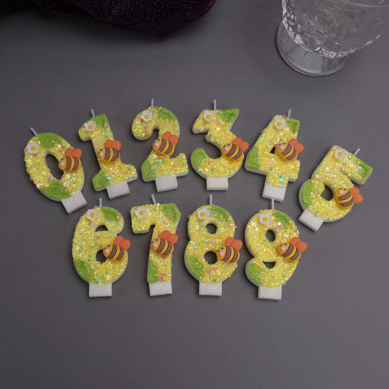 Yellow-green digital candles, small bee daisy decorated candles, party gifts, birthday and anniversary candles
