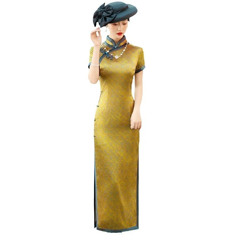 ชุดผ้าไหมยาวแบบดั้งเดิมของจีนสำหรับผู้หญิง ดีไซน์ปรับปรุงใหม่ แฟชั่นวินเทจ