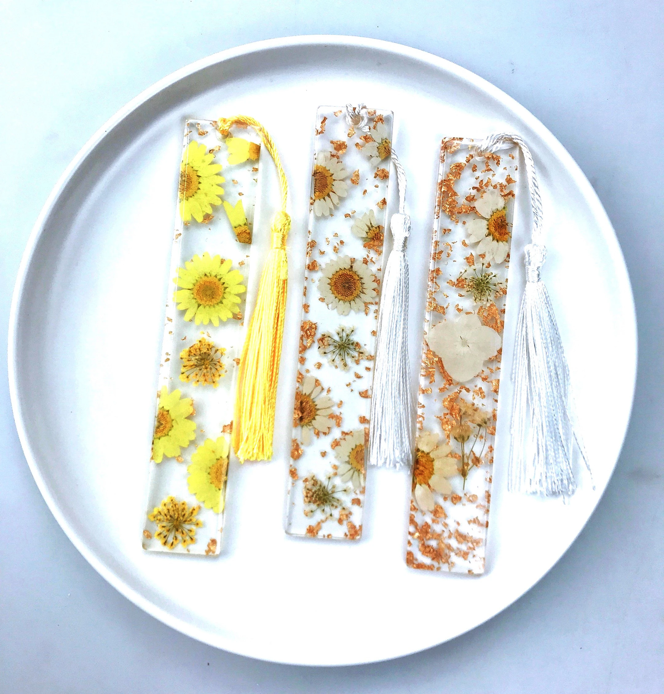 Creative Epoxy Bookmarks New Fashion Daisies Dried Flowers Tassel Bookmark For Readers Teachers Students Mothers Day Gift image 2