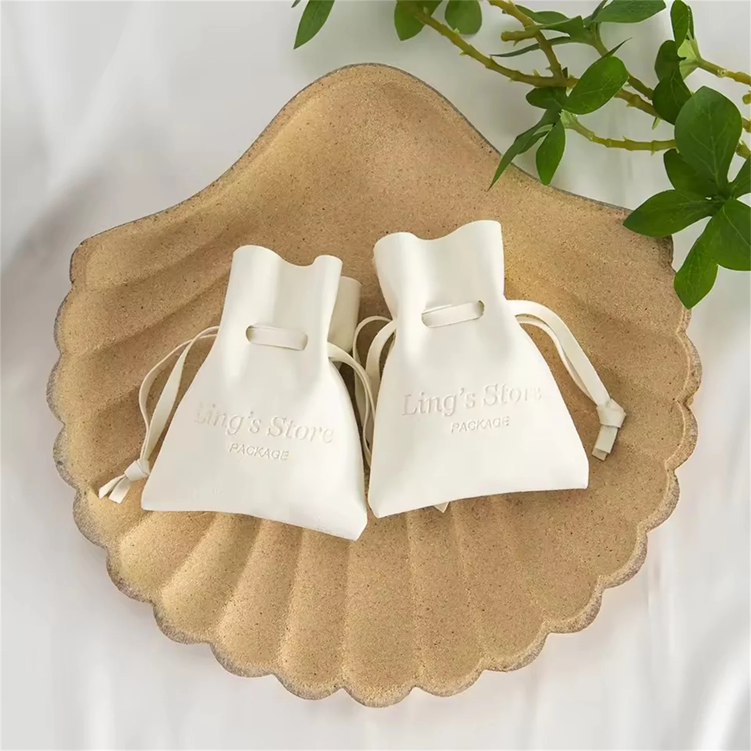 

100Pcs Solid Color Microfiber Drawstring Style Packaging Bag Wedding Gift Candy Pouch 7x8cm Mini Jewelry Storage Bag
