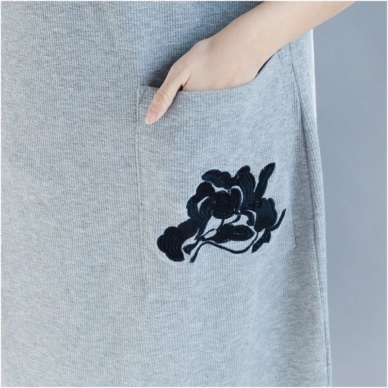 plus Size Autumn Base irt Loose f High Collar Embroidered Bat Sve Dr Women's plus Size Clothing Comfortable Dr