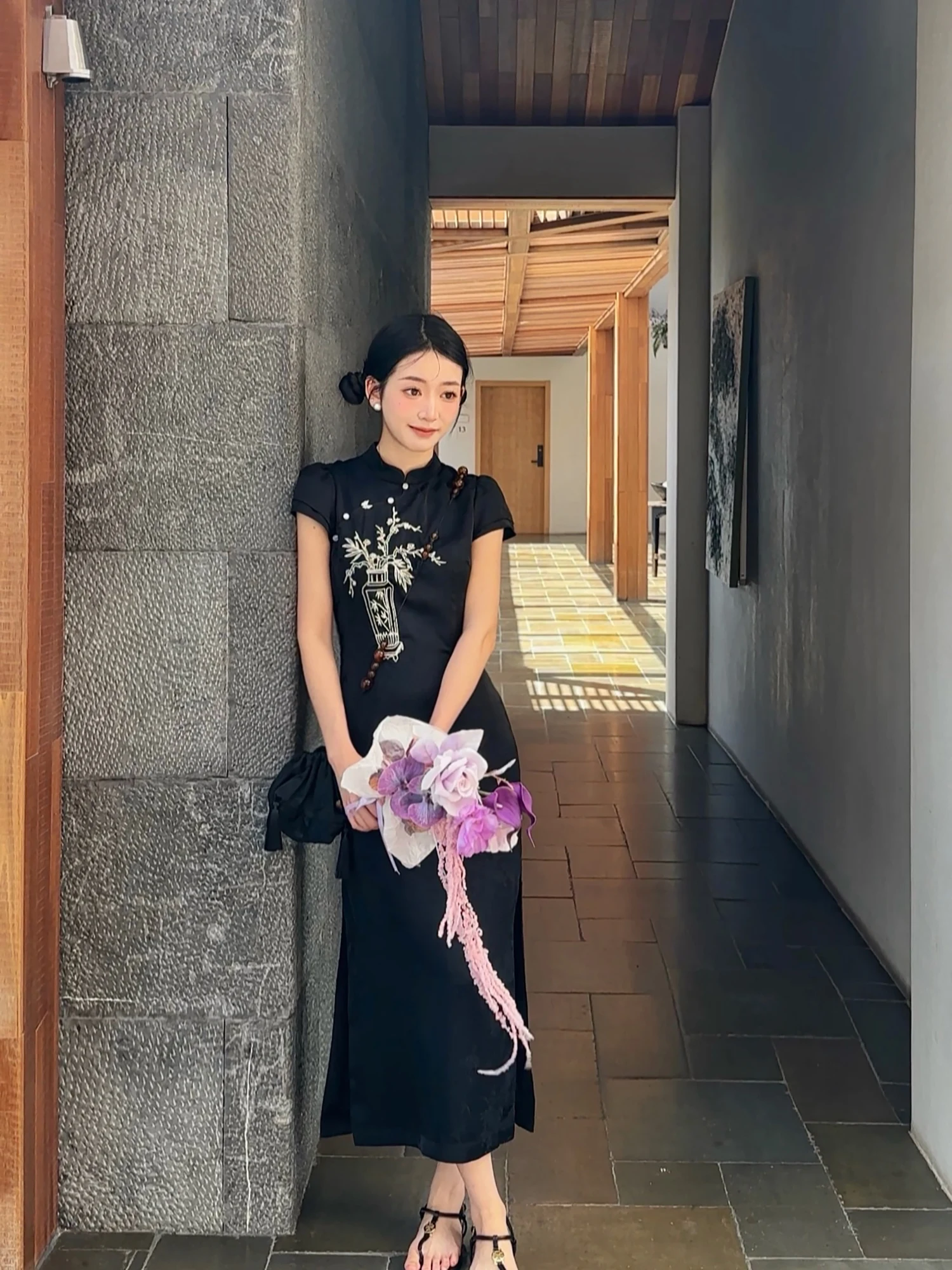 

Ele Bla Embroidered Original Design Qipao Summer Cold Tone Straight Cut Long Dr for Women Bottle Pattern Flag Robe