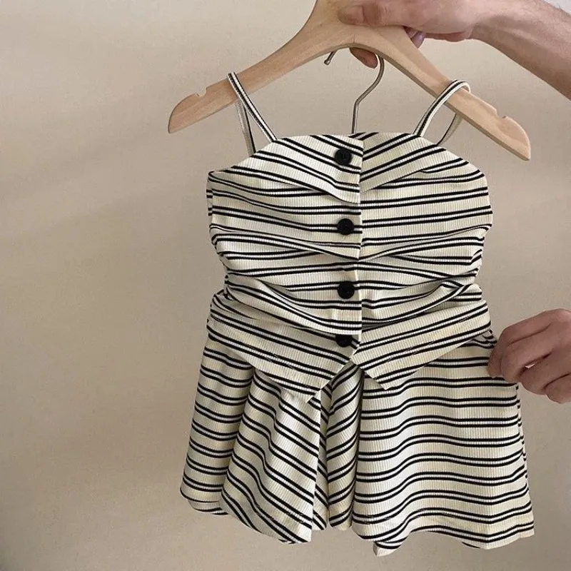 

Kids Girls' Clothing Set Summer New Fashion Design Baby Feel Pleated Stripe Sling Top Shorts Two piece Set for Children