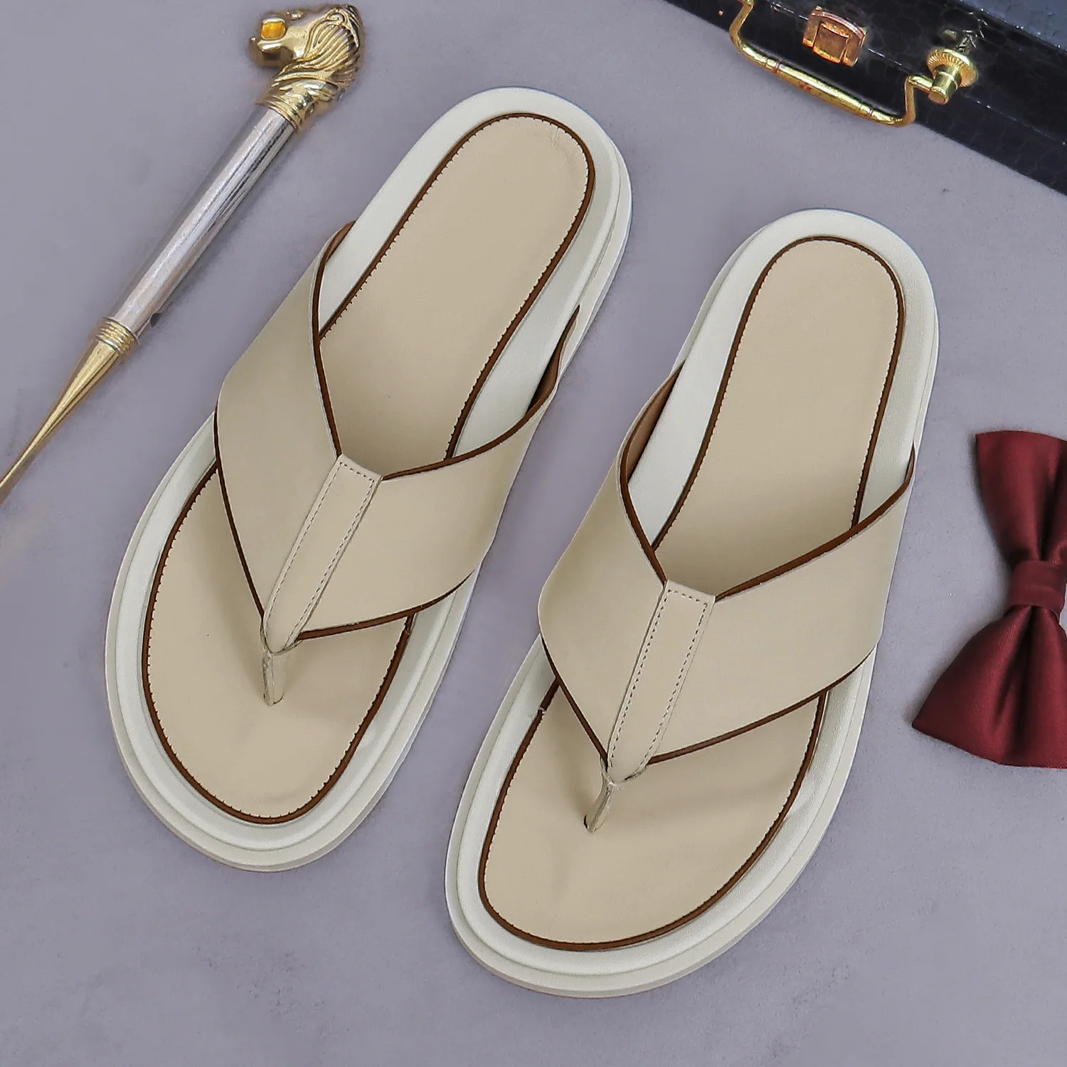 Genuine Leather Sandals Summer Outdoor Beach Flip Flops with Non-Slip Rubber Sole Casual Comfortable Slippers for Daily Wear