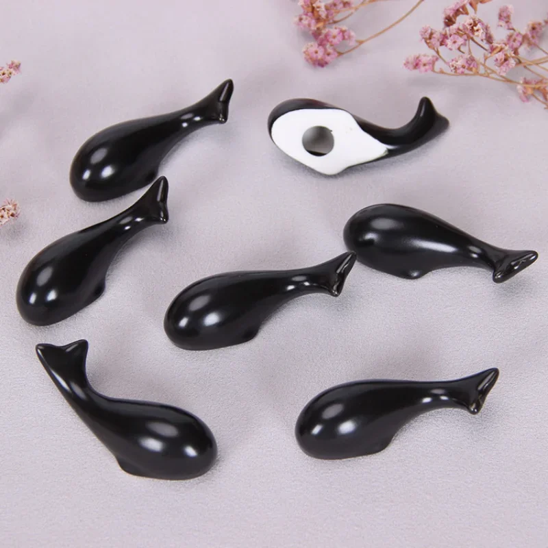 Cute Fish Chopsticks Rest Dining Table Ornament Ceramic Crafts Whale Shape Chopsticks Rest Holder Household Chopstick Pillow