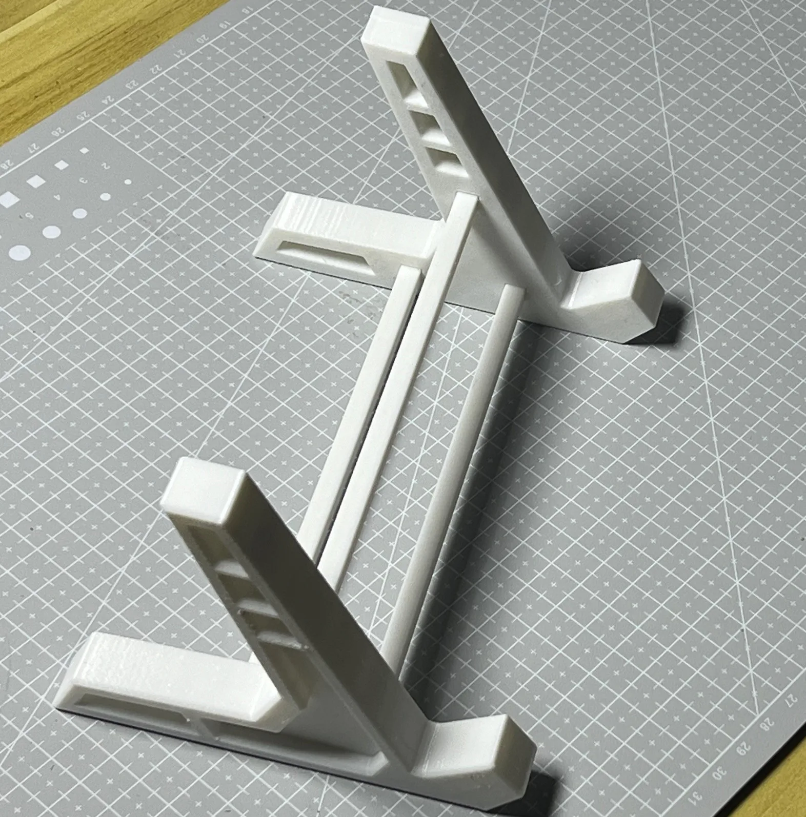Tech Accessories Stand - Suporte Vertical Oculto para Teclado de