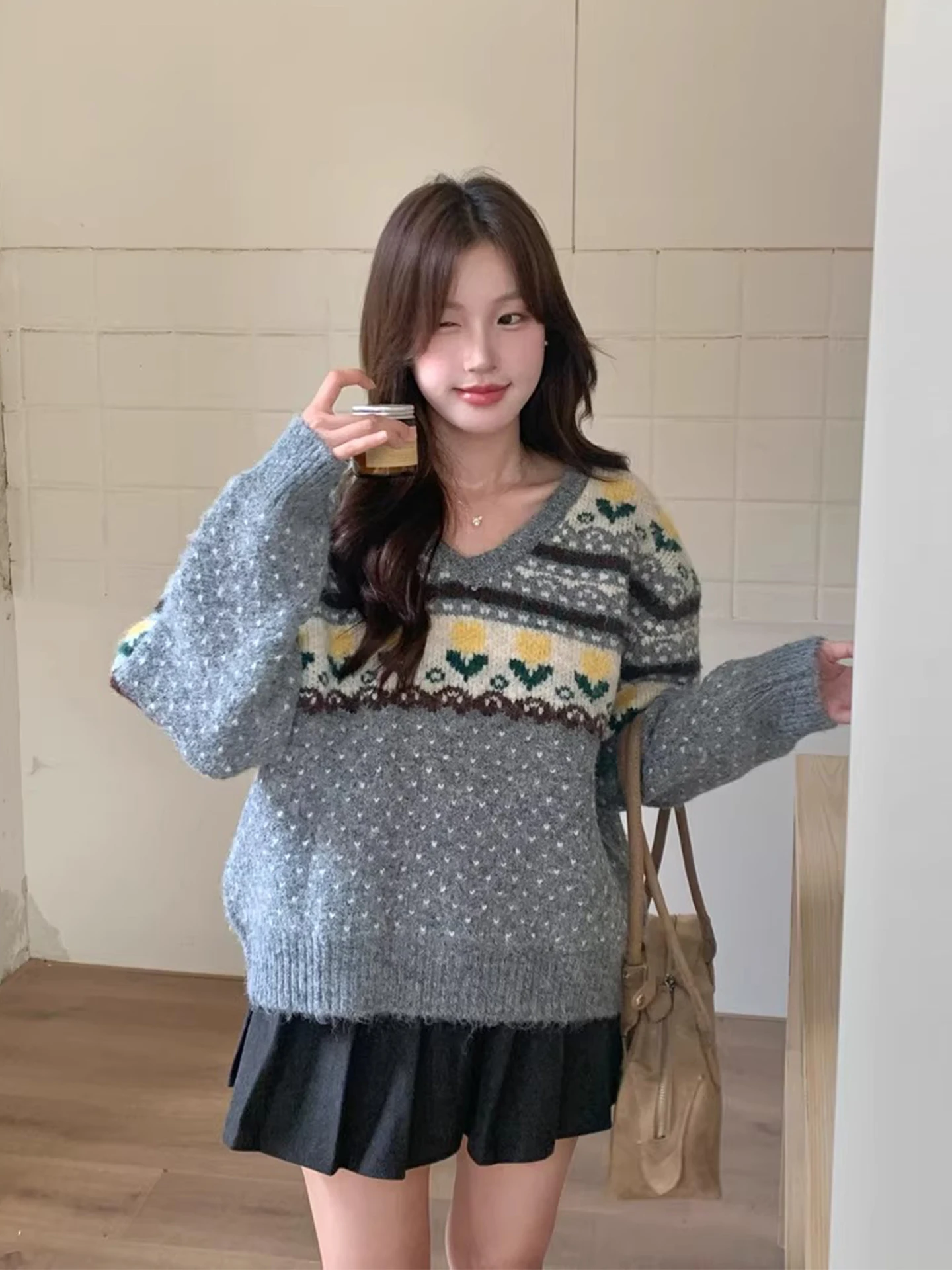 

Вязаный свитер в стиле ретро с V-Ne, женский свободный крой, зимний новый мягкий пушистый вязаный топ, модная универсальная верхняя одежда