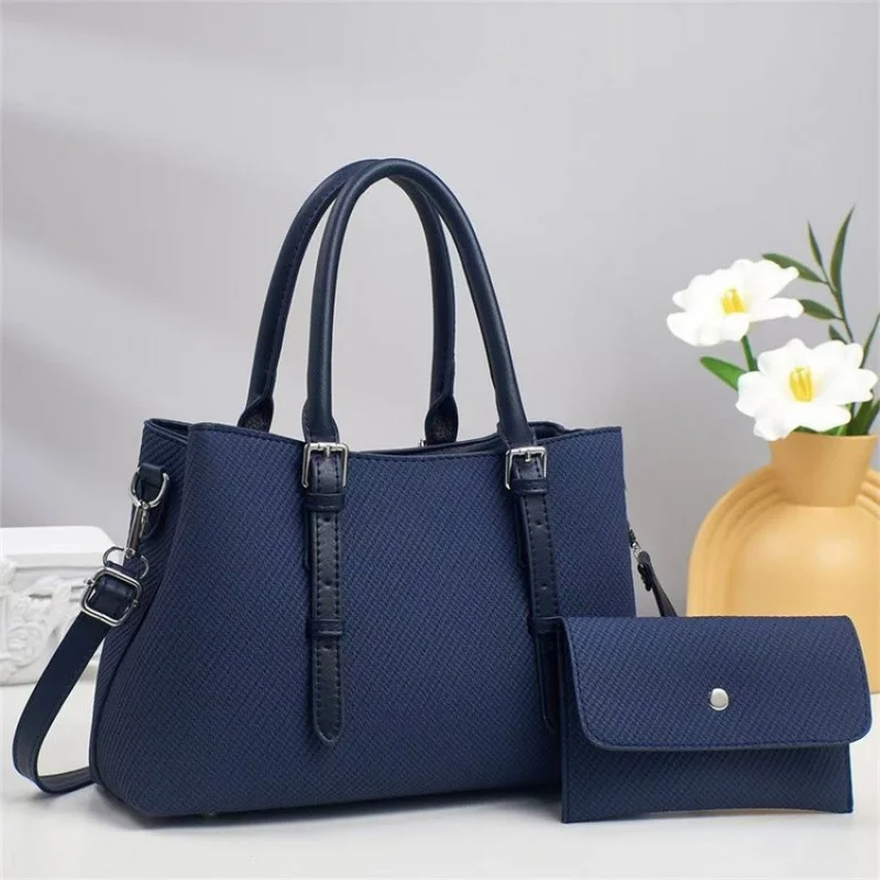 

Роскошный кожаный рюкзак-кошелек со скрытым отделением на молнии для безопасного хранения в путешествиях