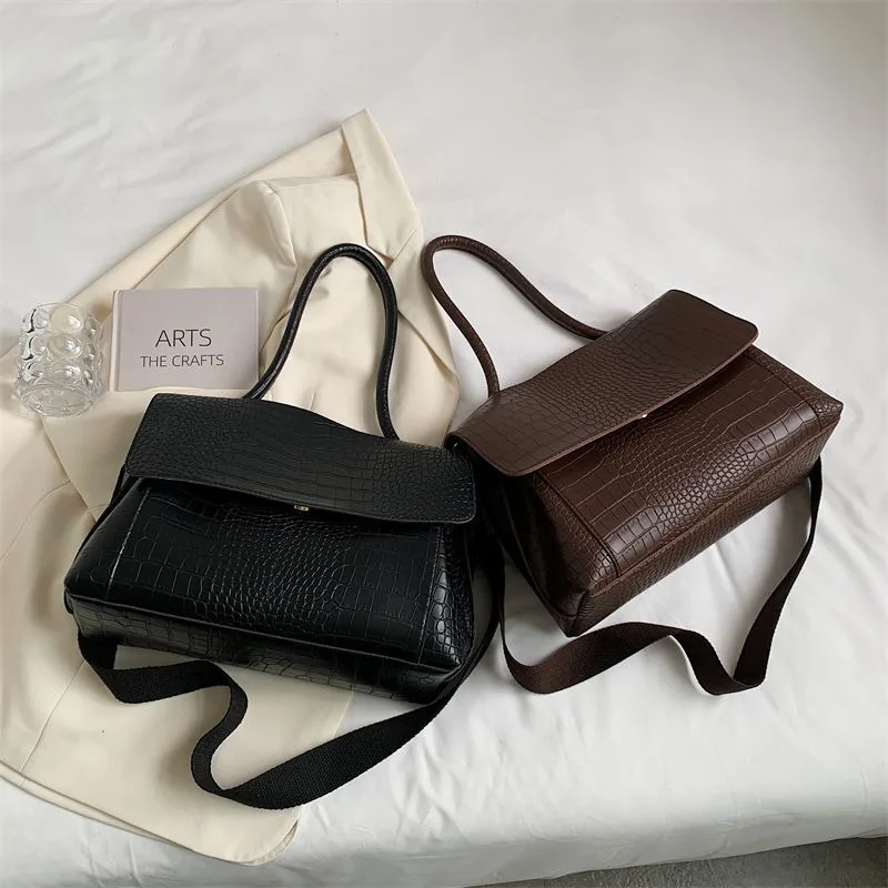 

Bag Women's Large Capacity New Fashion Broadband Crossbody Bag Casual Texture Single Shoulder Armpit Commuter Tote Bag Is Simple