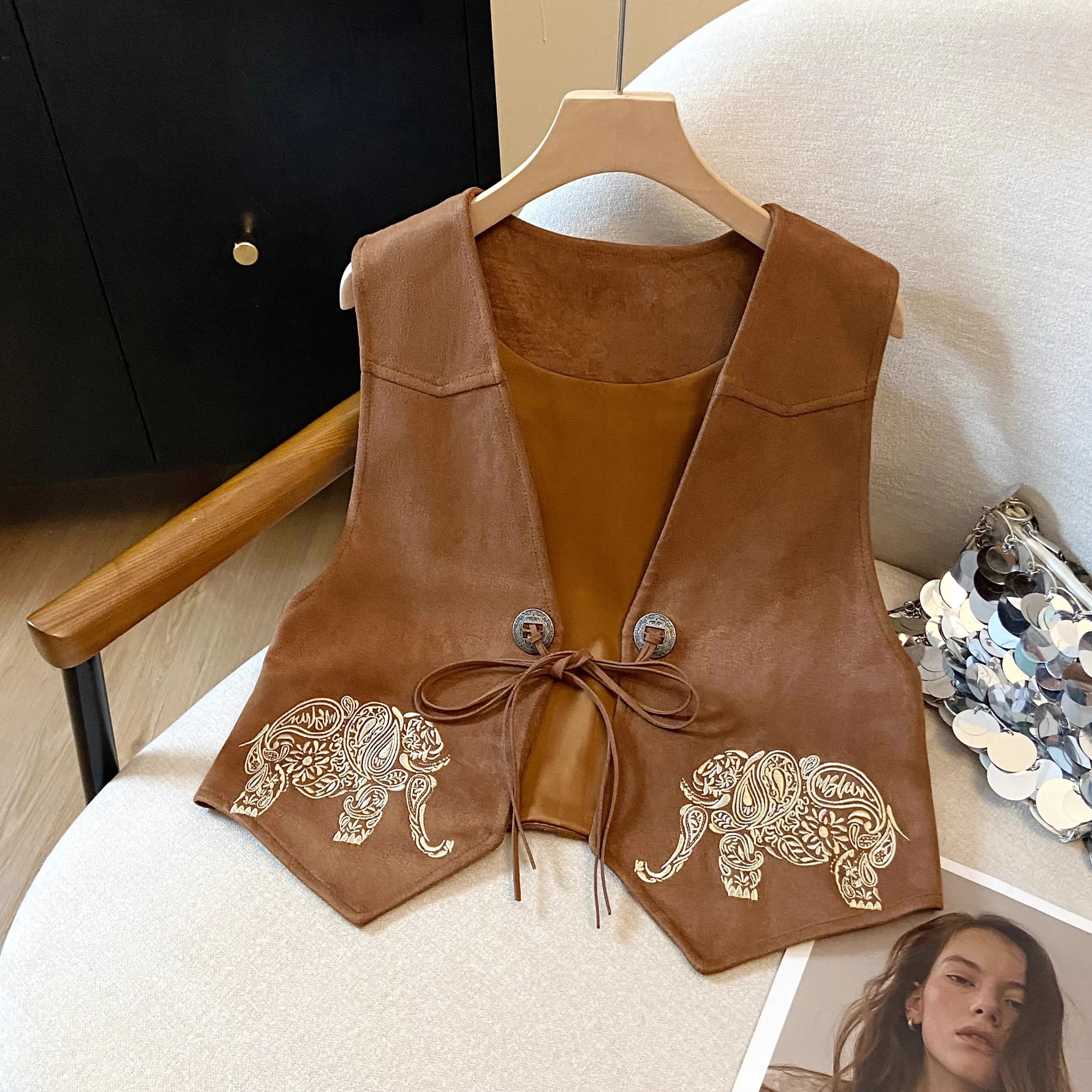 

Ретро-жилет из замши с поясом и вышивкой в виде слона, коричневый, в этническом стиле, женская модная осенняя одежда